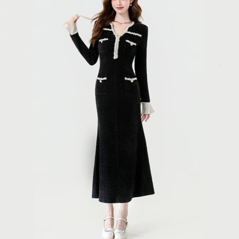 Summer Designer Dress French Socialite Elegant V Neck Flare Sleeve Mermaid Dress Age Reducing Fashion Black Inner Wear Slim Fitted Temperament Casual 