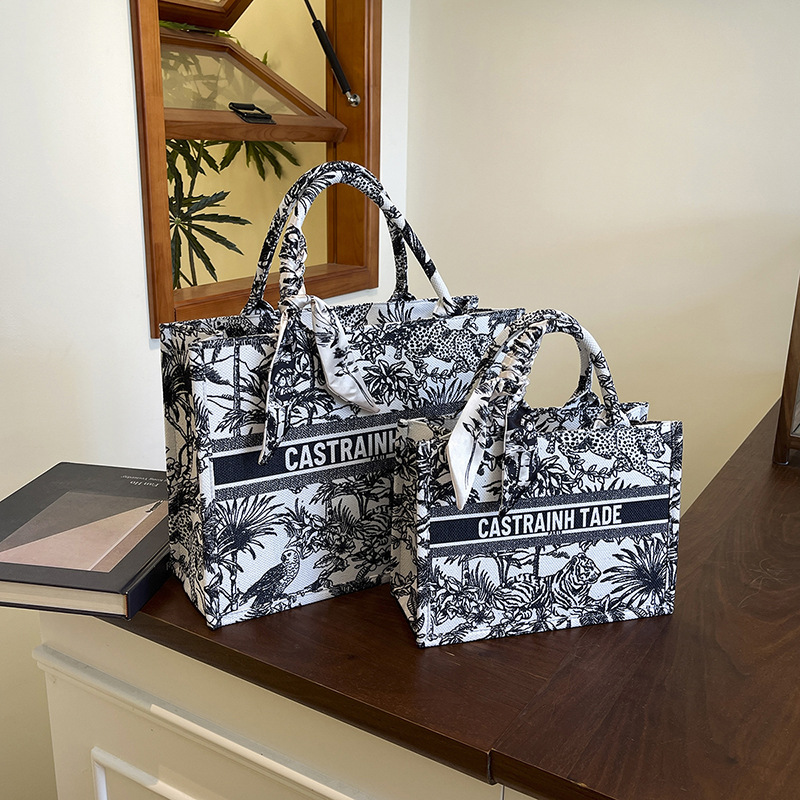 Free Shipping 2026 New Style Women's Large Capacity Tote Bag Jacquard Embroidery Design Canvas Bag Elegant Versatile Fashionable Shoulder Bag Hot