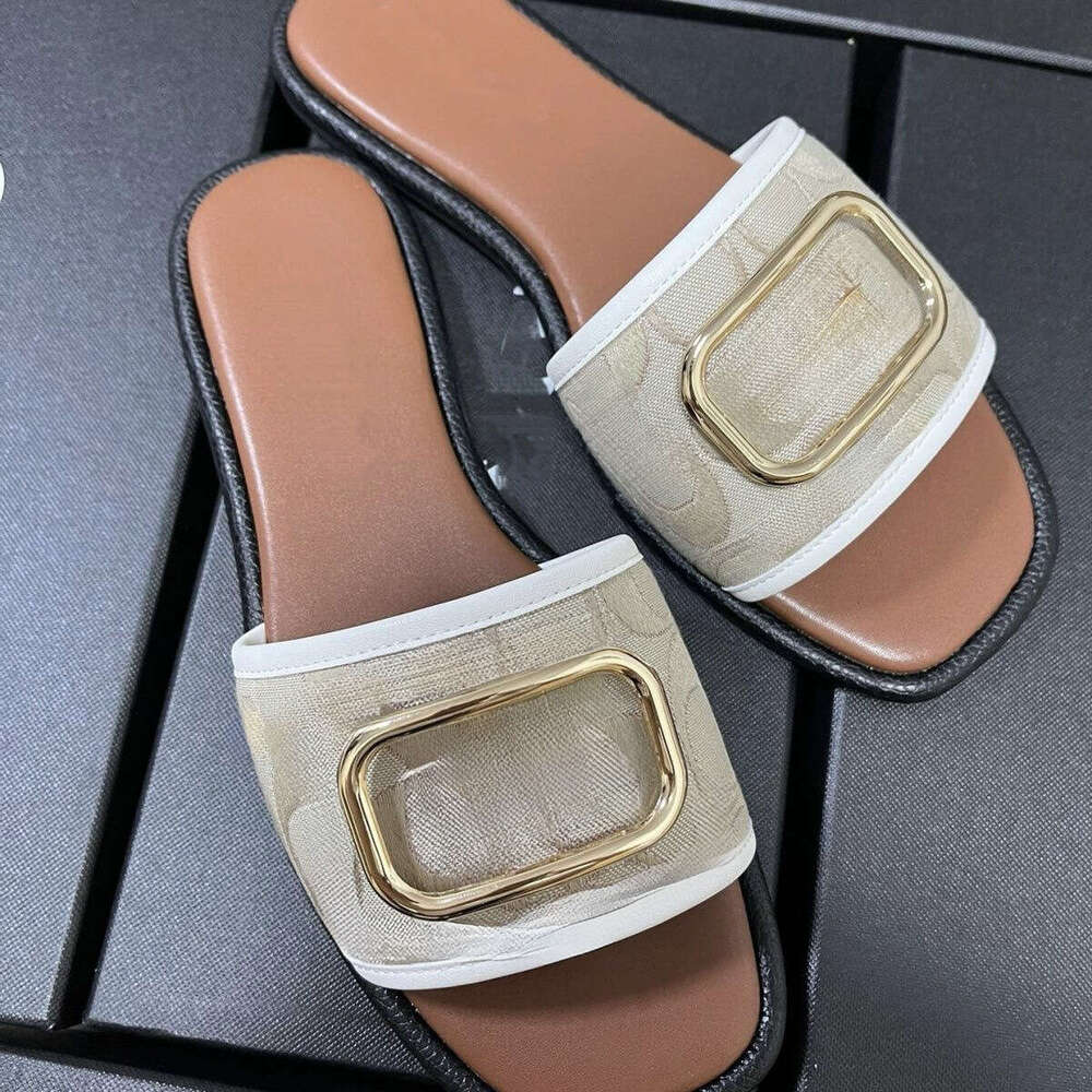 2026Coacs Slides BRYNN Logo-Plaque Flats Sandal Summer Beach Slide Luxury Womens Sandals Outdoor Platform Slippers Women Designer Shoe Slipper