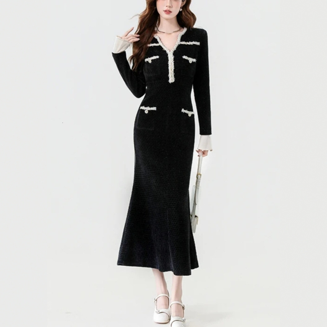 Summer Designer Dress French Socialite Elegant V Neck Flare Sleeve Mermaid Dress Age Reducing Fashion Black Inner Wear Slim Fitted Temperament Casual 