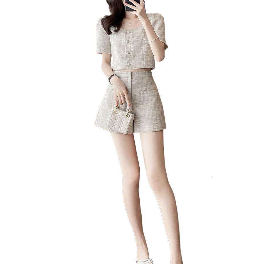 Designer 2026 2026 Summer Collection: Women's High-waisted Fashionable Chic Wide-leg Shorts Set, Youthful Luxury And Elegant Two-piece Outfit Fre