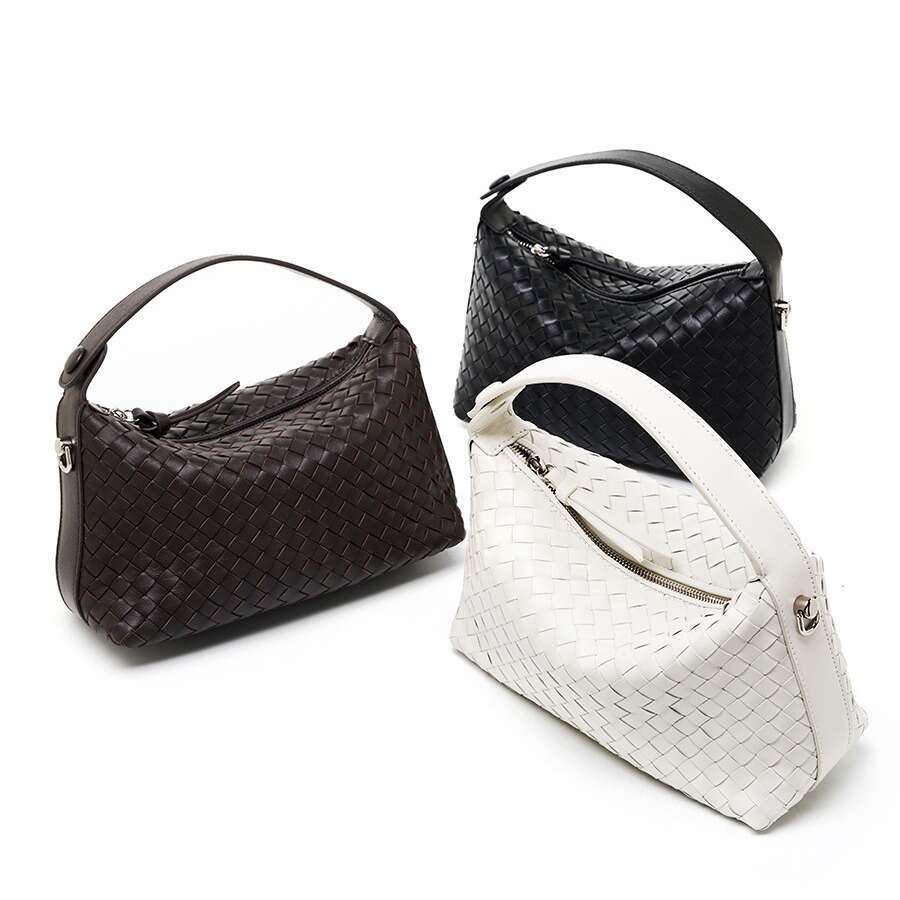 2026 Trendy Niche Genuine Leather Woven Dumpling Bag Sheepskin Chain Crossbody Pillow Handbag Luxury Designer Retro Shoulder Purse for Women Daily Com