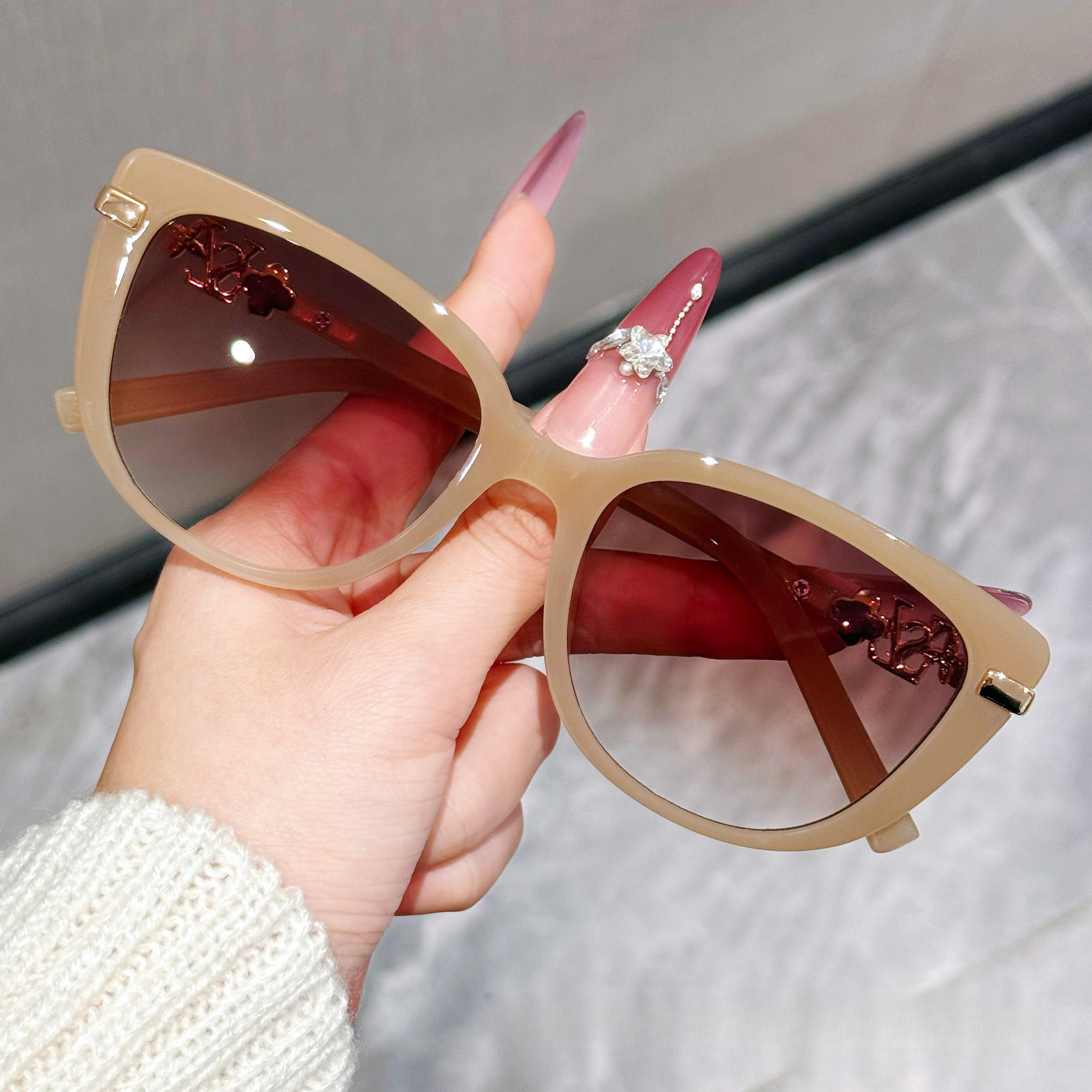 New Light Luxury Diamond Studded Designer Sunglasses, Fashionable Women's UV400 Cat Eye Metal Square Sunglasses, Trendy Must-have Outdoor Sports 