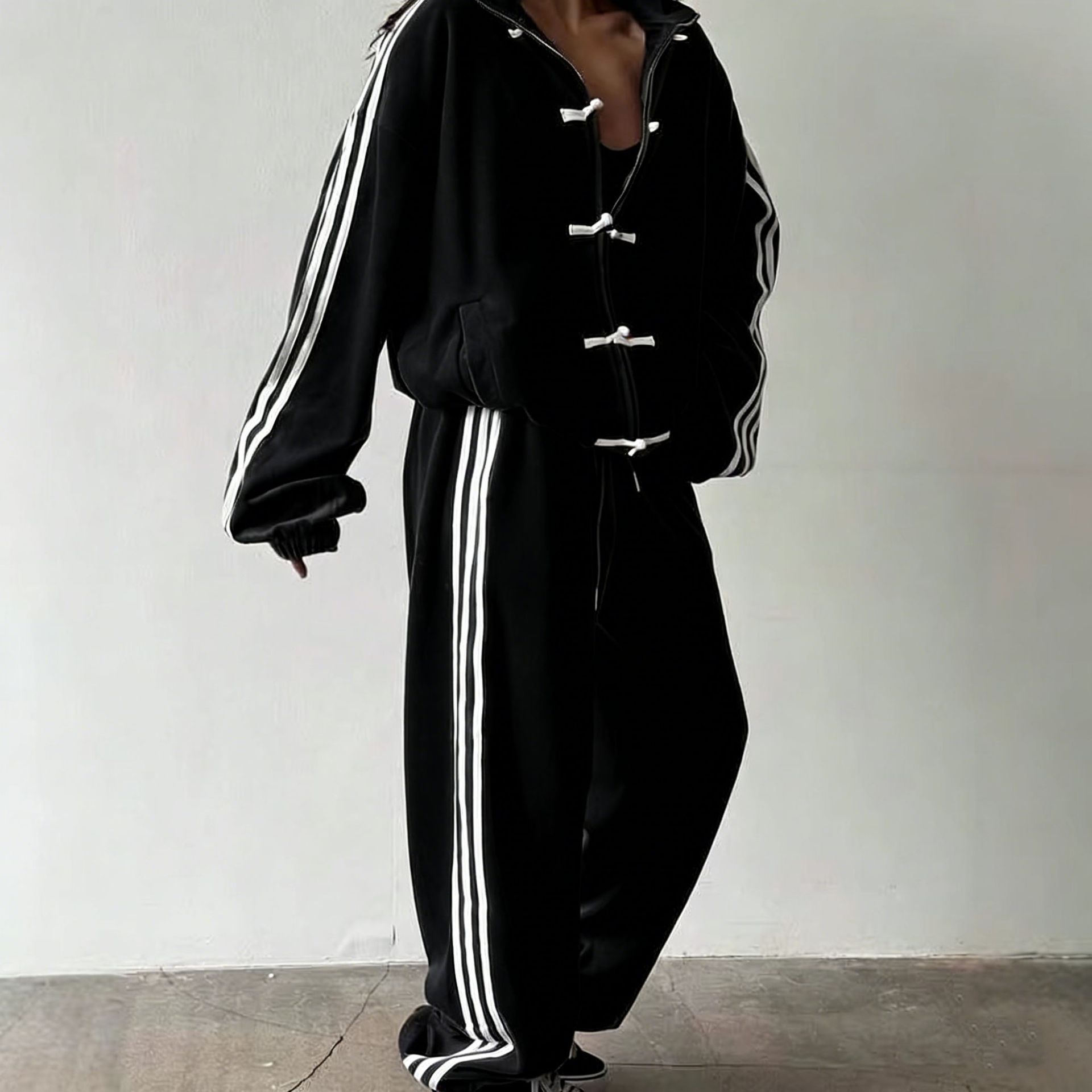2026 Leisure suit retro stand - collar jacket wide - leg sport pants two - piece set