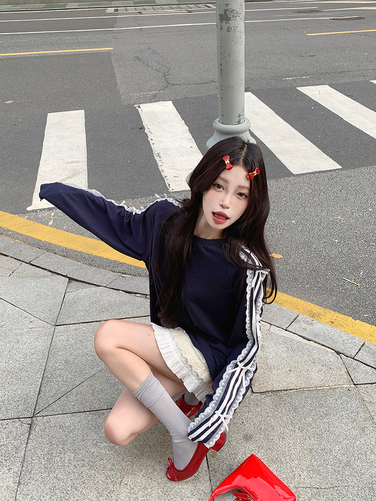 2026 Women's Summer Korean-style Casual Loose Mid-length Long-sleeved T-shirt with Lace Trim Stripes and Bowknot a Stylish Top