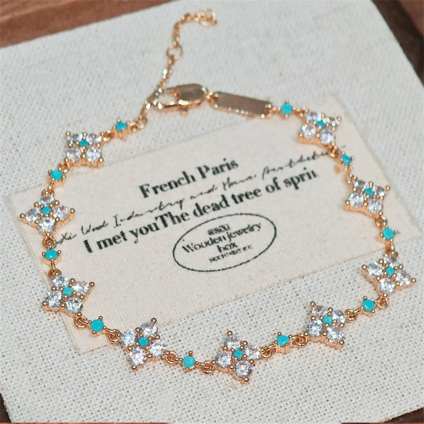 18K Gold-Plated Zircon Flower Bracelet with Courtly Elegance and Retro Charm, a Lightweight Luxury Accessories with a High-End Feel - view 5