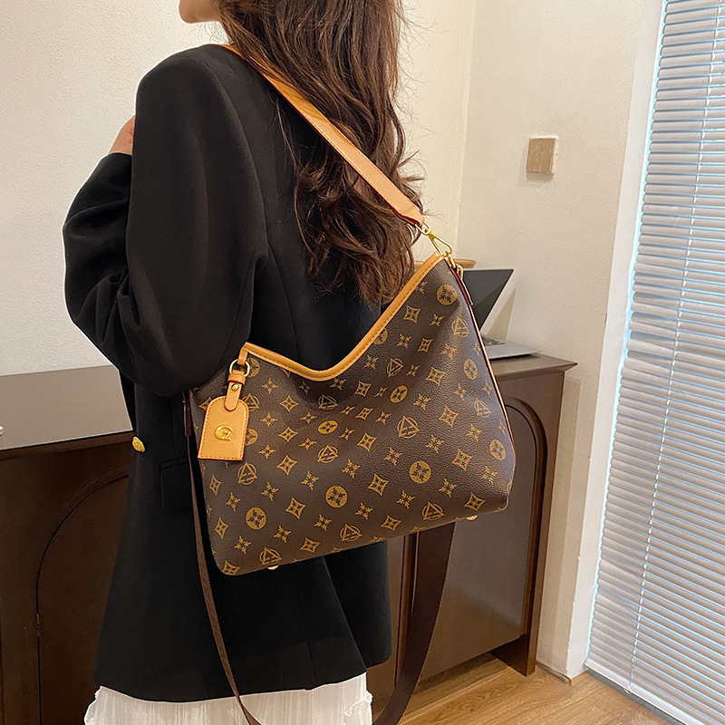 Free Shipping Designer Shoulder Tote Bags Womans Ladies Flap Lady Fashion Casual Handbag Women Crossbody Underarm Totes Messenger Bag
