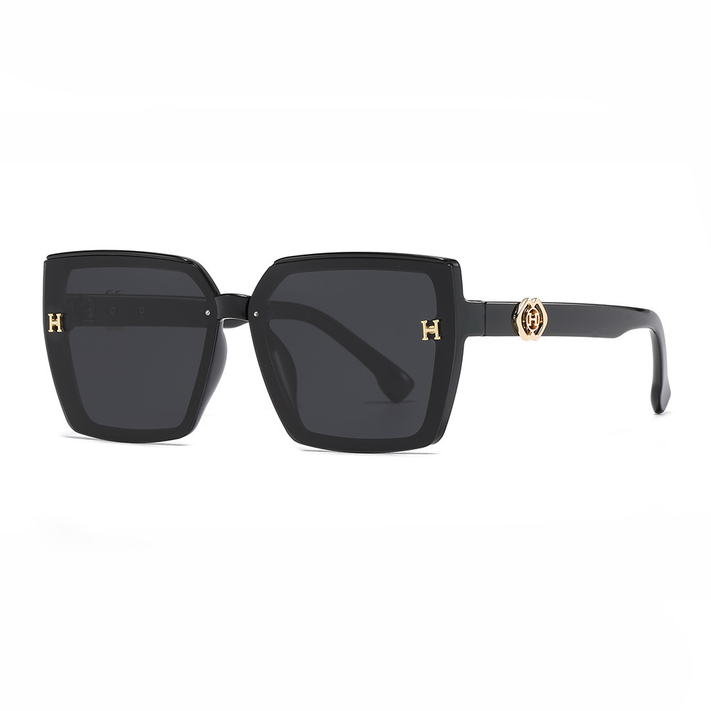 Oversized Black Designer Sunglasses Round Big Face UV Protection Eyewear For Women Outdoor Driving Beach Street Shooting High End Temperament Fashion 