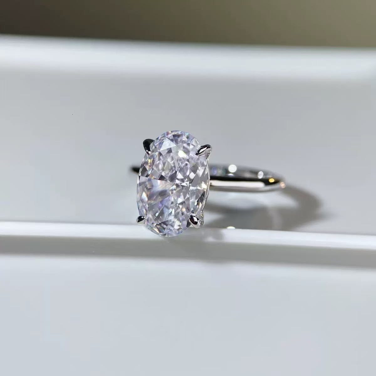 Solitaire Engagement Ring Antique 14k Yellow Gold 4 Claws 4CT 5CT Oval-shaped laboratory-grown diamonds