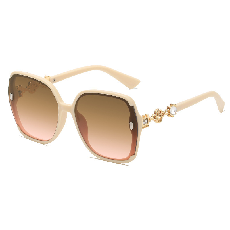 New Style Designer Sunglasses Large Frame UV Protection Eyewear For Women Outdoor Cycling Driving Beach Street Shooting Round Face Slimming Personalit
