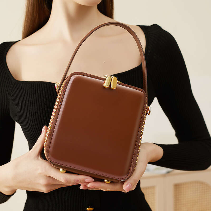 2026 Korean Niche Light Luxury Box Bag Genuine Leather Fashion Mini Shoulder Crossbody Handbag Versatile Casual Commuter Purse for Women SENYY