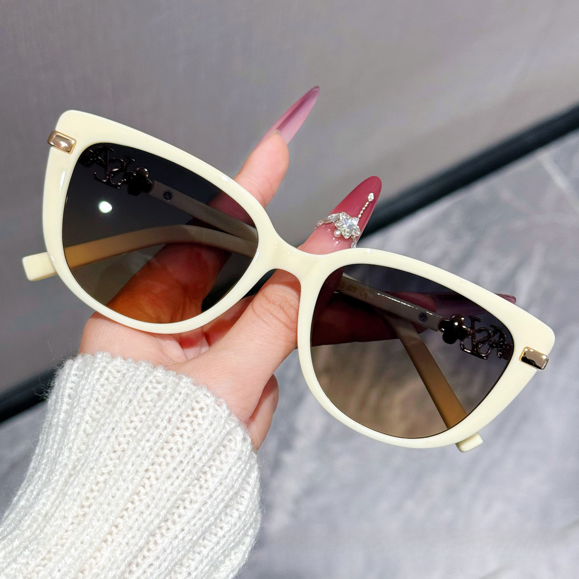 New Light Luxury Diamond Studded Designer Sunglasses, Fashionable Women's UV400 Cat Eye Metal Square Sunglasses, Trendy Must-have Outdoor Sports 