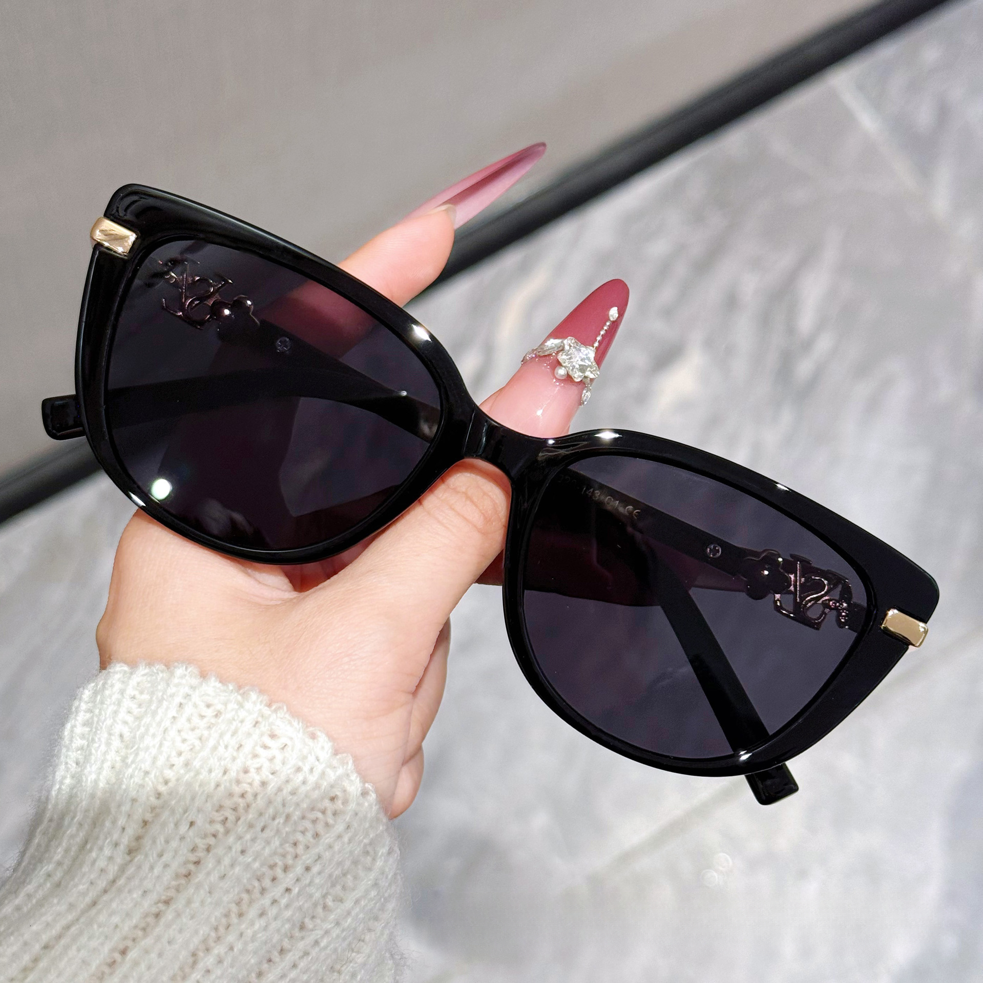 New Light Luxury Diamond Studded Designer Sunglasses, Fashionable Women's UV400 Cat Eye Metal Square Sunglasses, Trendy Must-have Outdoor Sports 