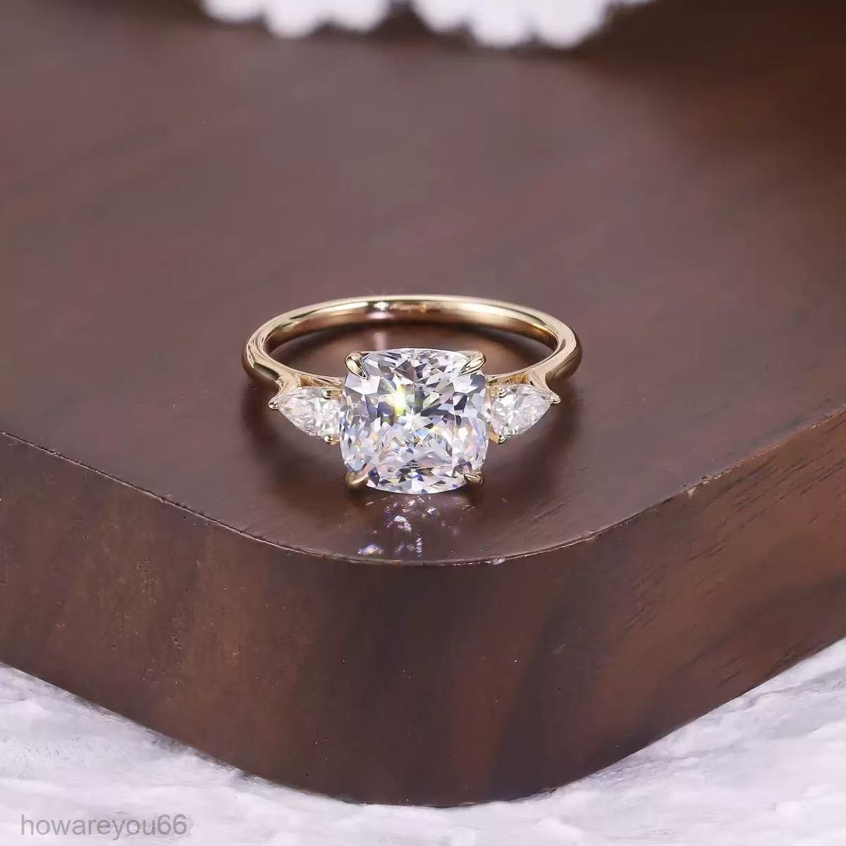 Gia Igi Certified CVD HPHT Lab Grown Diamond 2CT 3CT 14K/18K Solid Gold Engagement Ring for Women Elongated Cushion Three Stone Ring