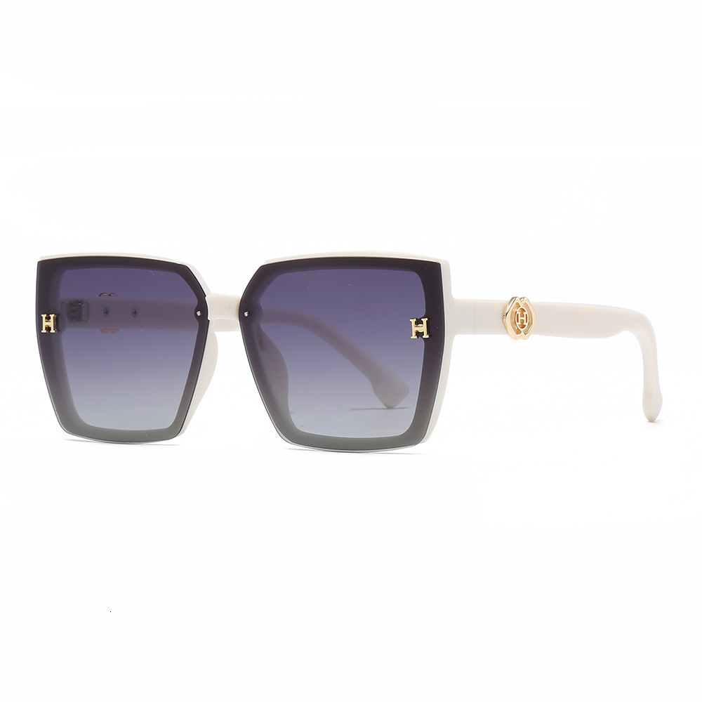 Oversized Black Designer Sunglasses Round Big Face UV Protection Eyewear For Women Outdoor Driving Beach Street Shooting High End Temperament Fashion 