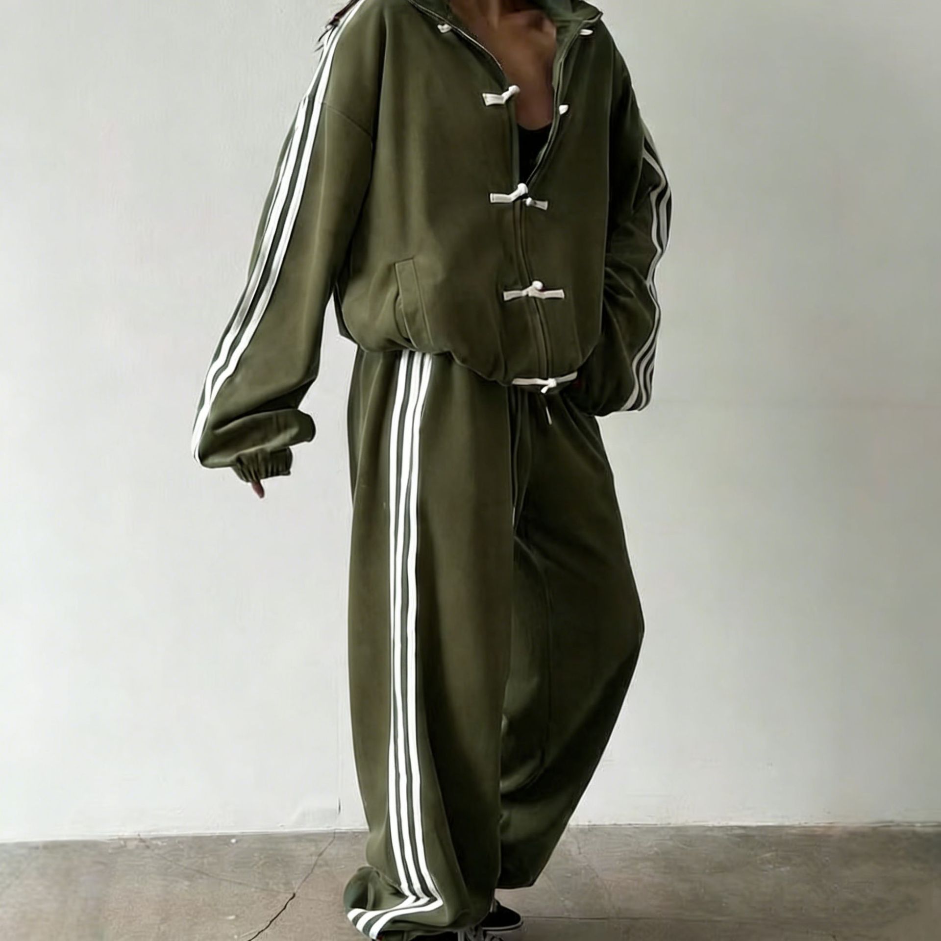 2026 Leisure suit retro stand - collar jacket wide - leg sport pants two - piece set