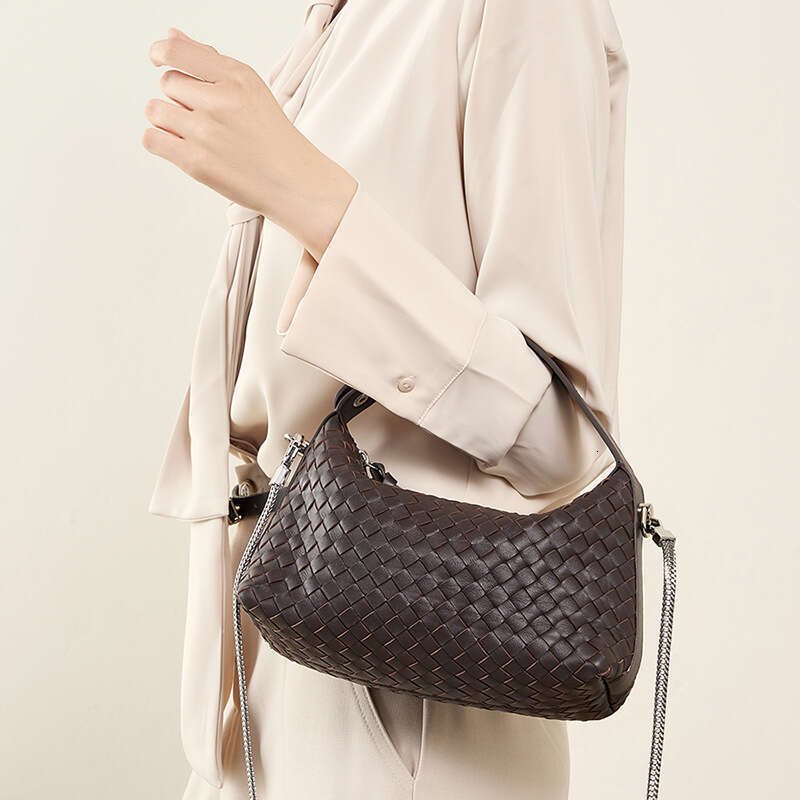 2026 Trendy Niche Genuine Leather Woven Dumpling Bag Sheepskin Chain Crossbody Pillow Handbag Luxury Designer Retro Shoulder Purse for Women Daily Com