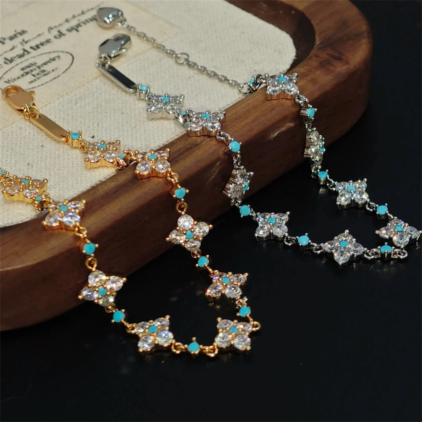 18K Gold-Plated Zircon Flower Bracelet with Courtly Elegance and Retro Charm, a Lightweight Luxury Accessories with a High-End Feel - view 4