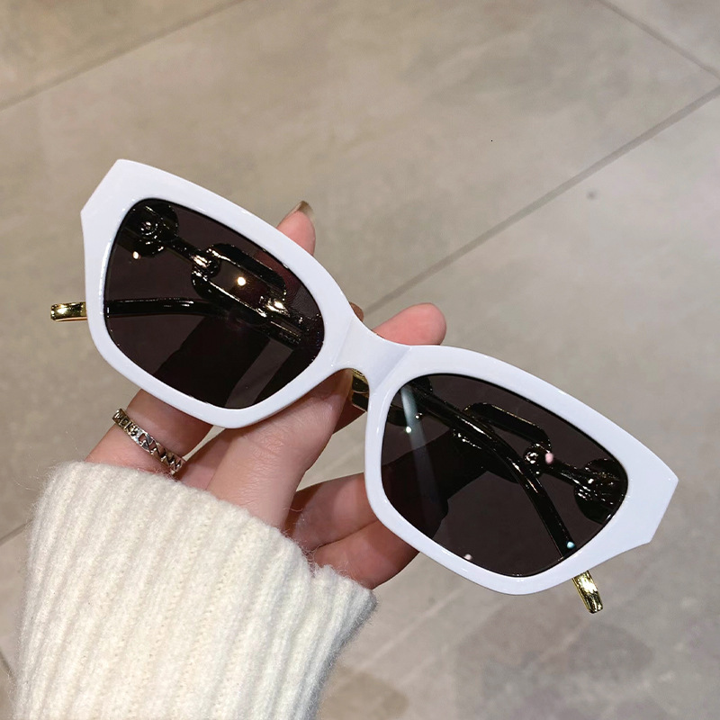 Polygonal Frameless Sunglasses with Leg Chain, Gradient Mirror Lenses, UVA/UVB-Blocking PC Construction, Casual Fashion Eyewear, Eyeglass Chain Access - view 8