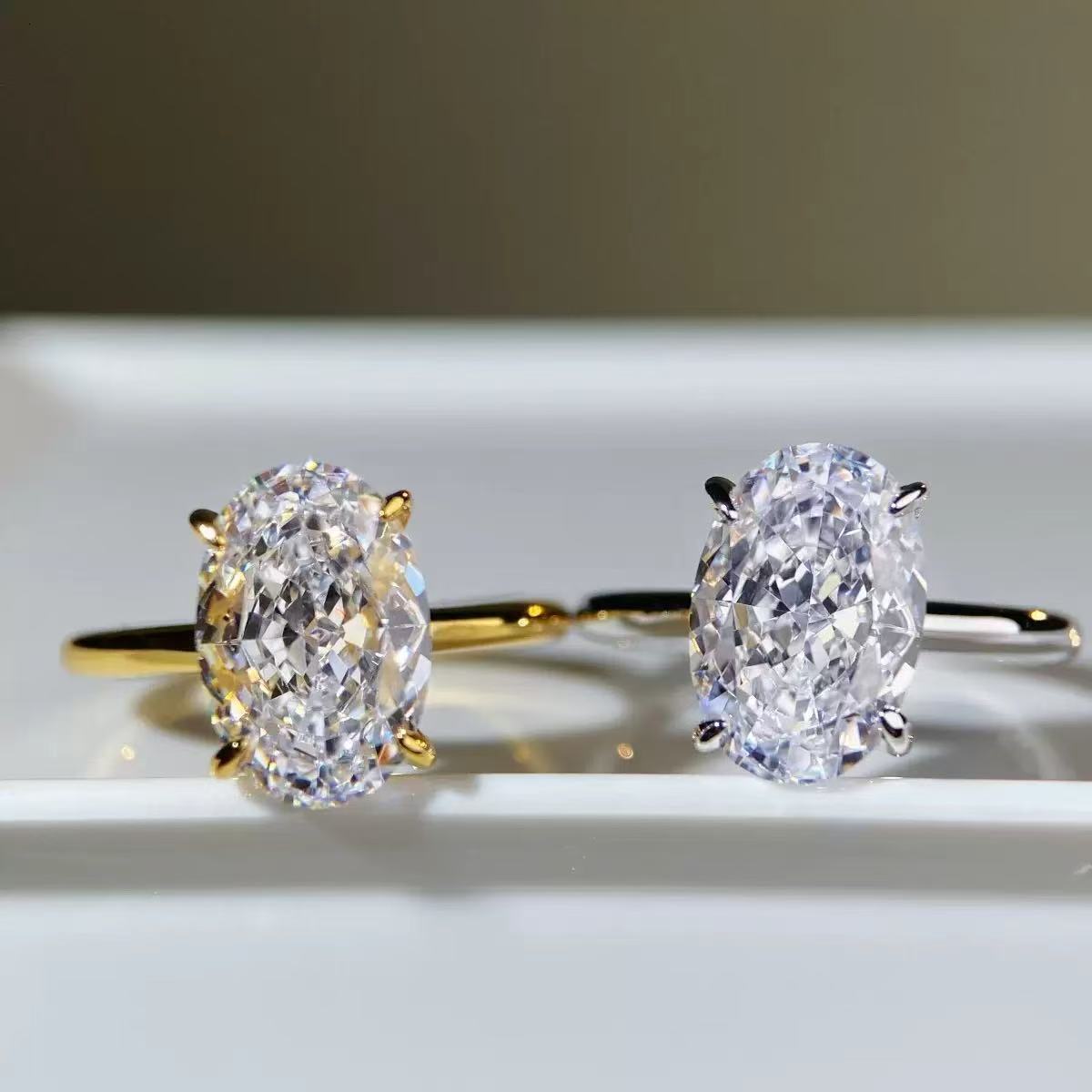 Solitaire Engagement Ring Antique 14k Yellow Gold 4 Claws 4CT 5CT Oval-shaped laboratory-grown diamonds