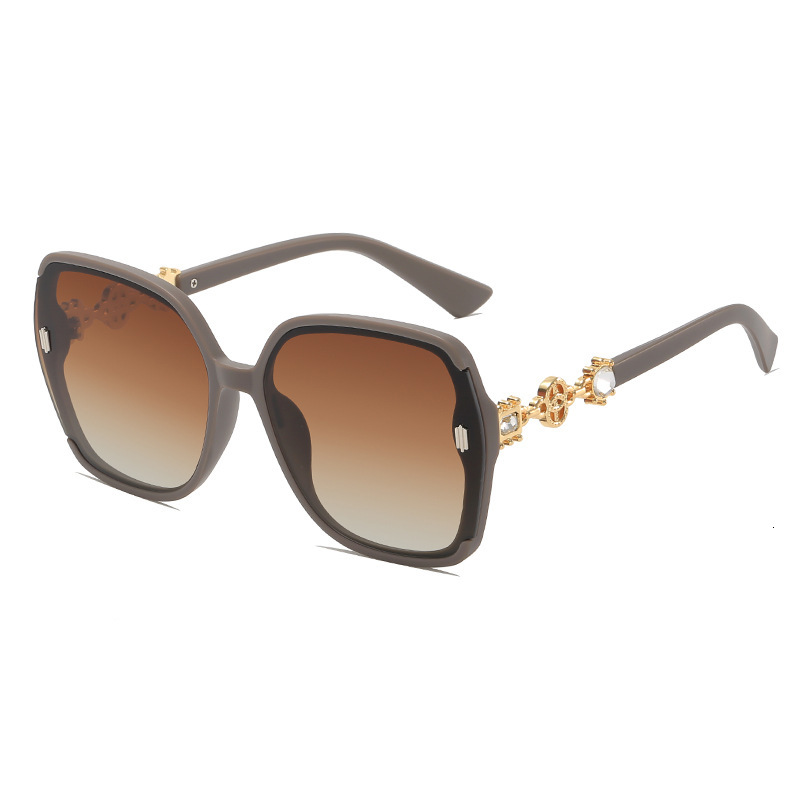 New Style Designer Sunglasses Large Frame UV Protection Eyewear For Women Outdoor Cycling Driving Beach Street Shooting Round Face Slimming Personalit
