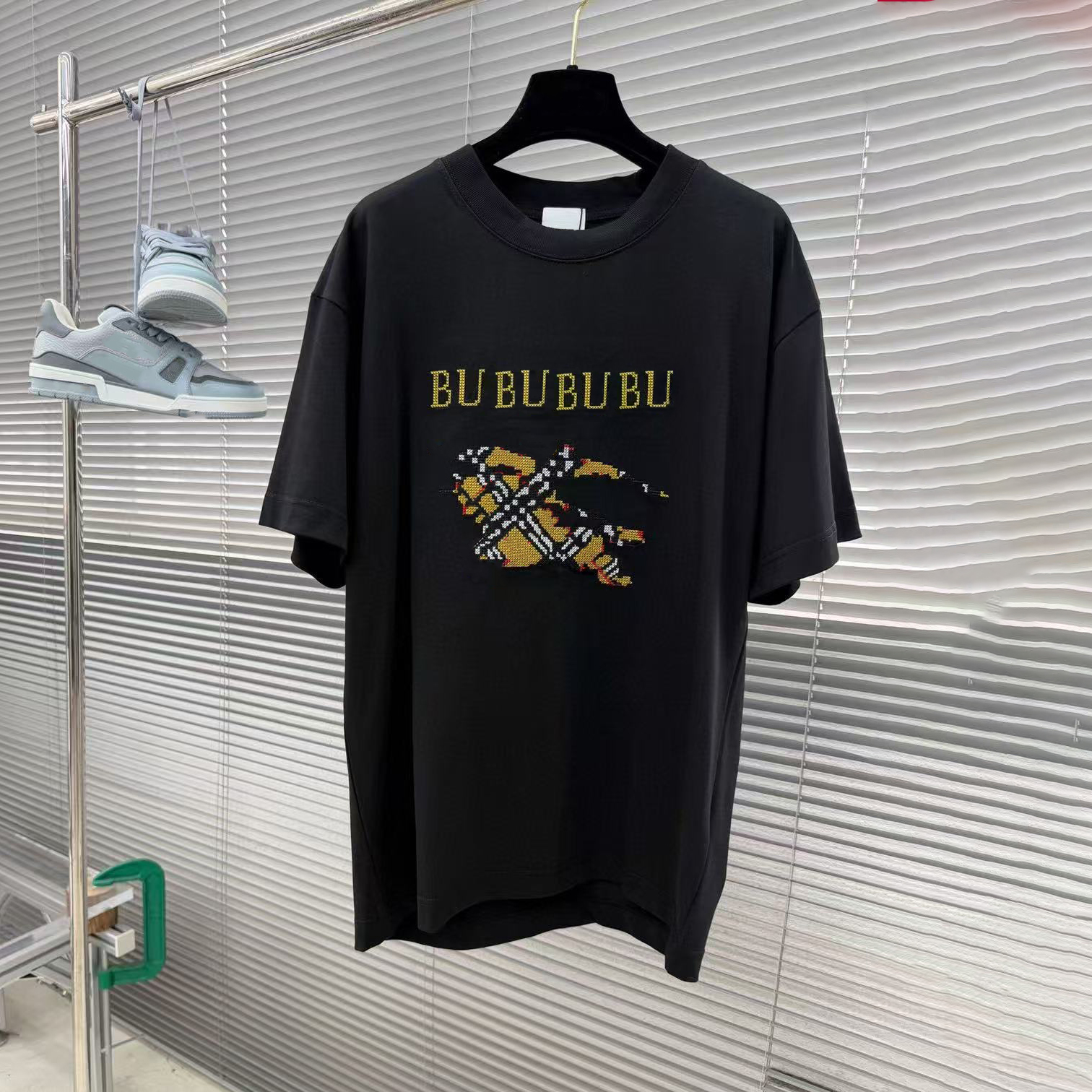 men designer t shirt, men shirt, new embroidered round neck short sleeved top, high quality summer shirt, sports and casual mens t shirt, high street clothing, US sizes s-xl