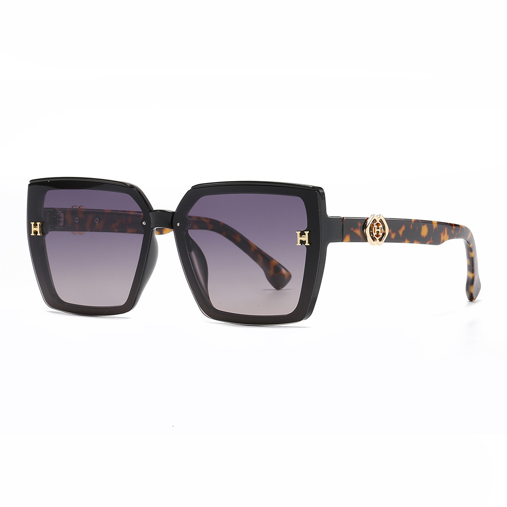 Oversized Black Designer Sunglasses Round Big Face UV Protection Eyewear For Women Outdoor Driving Beach Street Shooting High End Temperament Fashion 