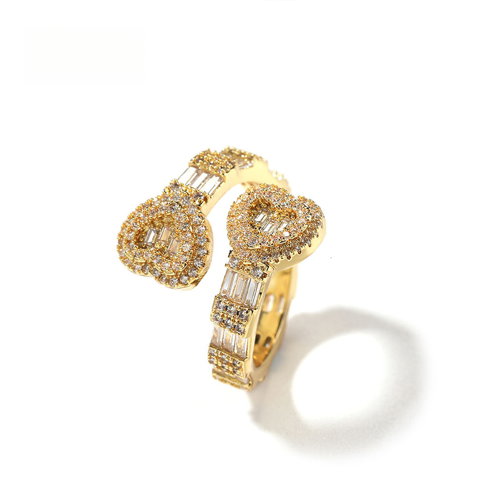 Designer Jewelry Trendy diamondencrusted heartshaped hiphop ring personalized ring new ins trendy brand couple accessory Luxury brand accessories
