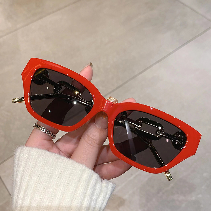 Polygonal Frameless Sunglasses with Leg Chain, Gradient Mirror Lenses, UVA/UVB-Blocking PC Construction, Casual Fashion Eyewear, Eyeglass Chain Access - view 5