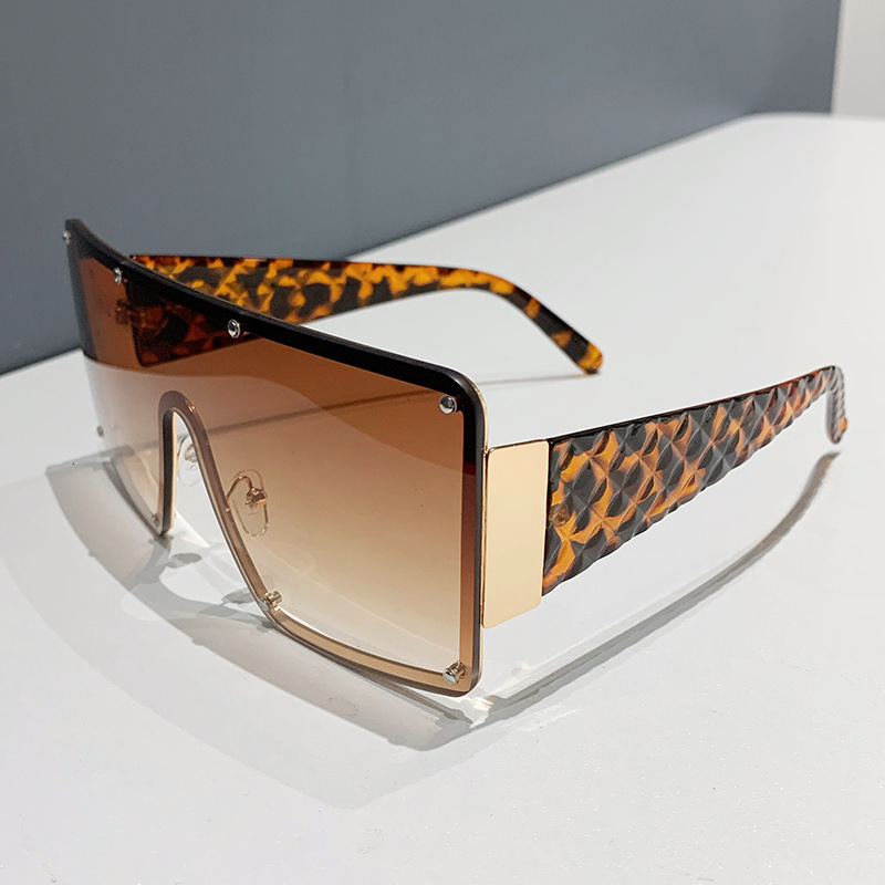 Designer Sunglasses Luxury Fashion Modern Large Frame Unisex Wide Edge European And American Street Hip Hop Sunglasses Outdoor Sunscreen Cycling Glass