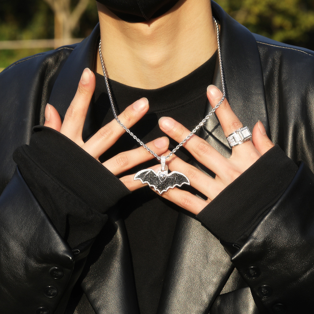Designer Jewelry Creative New Dark Gothic Style Full Diamond Bat Pendant Personality Fashion Men Hip Hop Rap Necklace Trend Luxury brand accessories