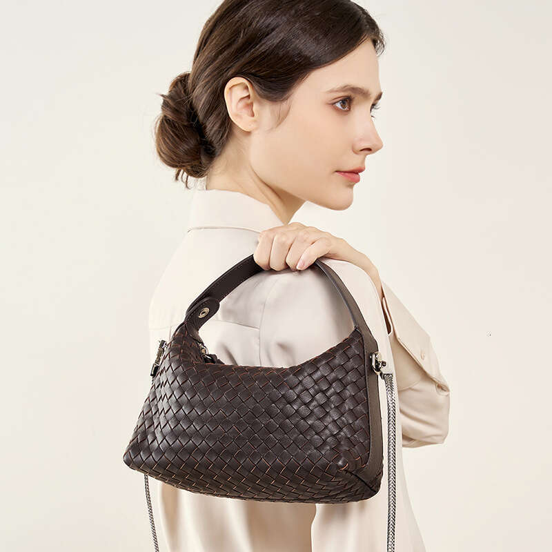 2026 Trendy Niche Genuine Leather Woven Dumpling Bag Sheepskin Chain Crossbody Pillow Handbag Luxury Designer Retro Shoulder Purse for Women Daily Com