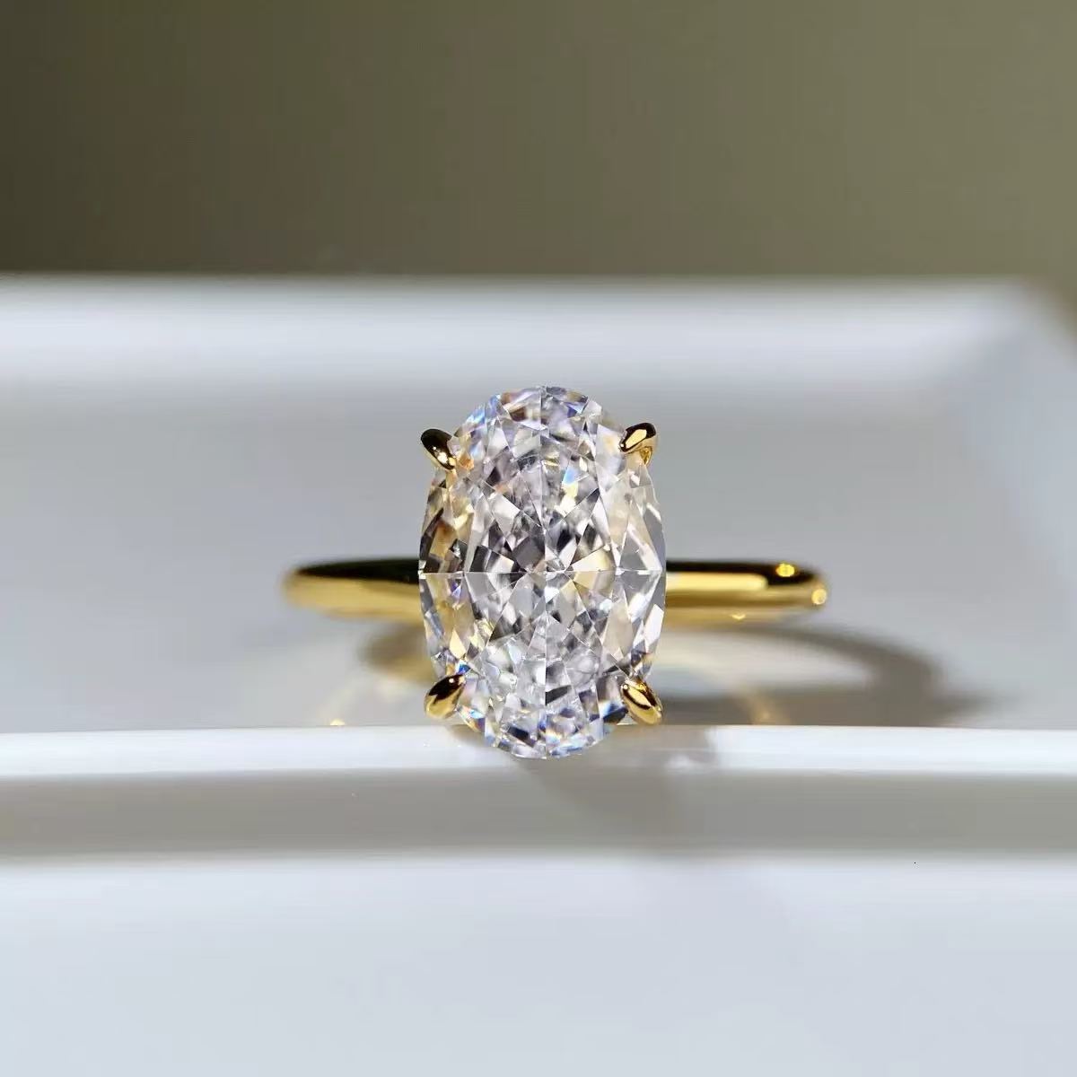 Solitaire Engagement Ring Antique 14k Yellow Gold 4 Claws 4CT 5CT Oval-shaped laboratory-grown diamonds