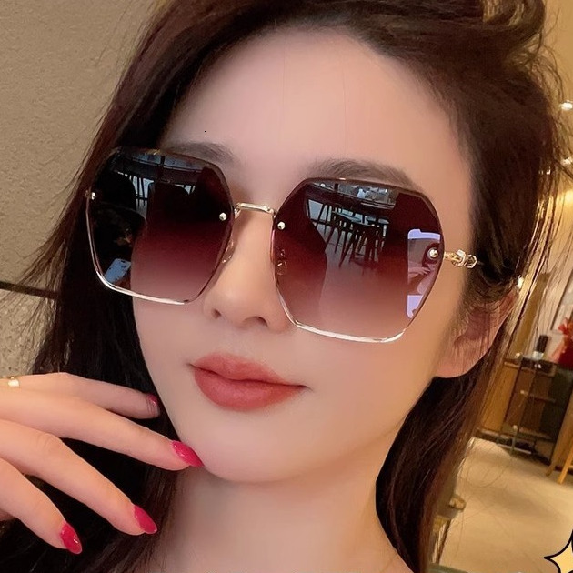 New Metal Framed Women's Designer Sunglasses Luxurious Summer UV380 UV Protection Outdoor Travel Leisure Sports Cycling Glasses Trendy Accessorie