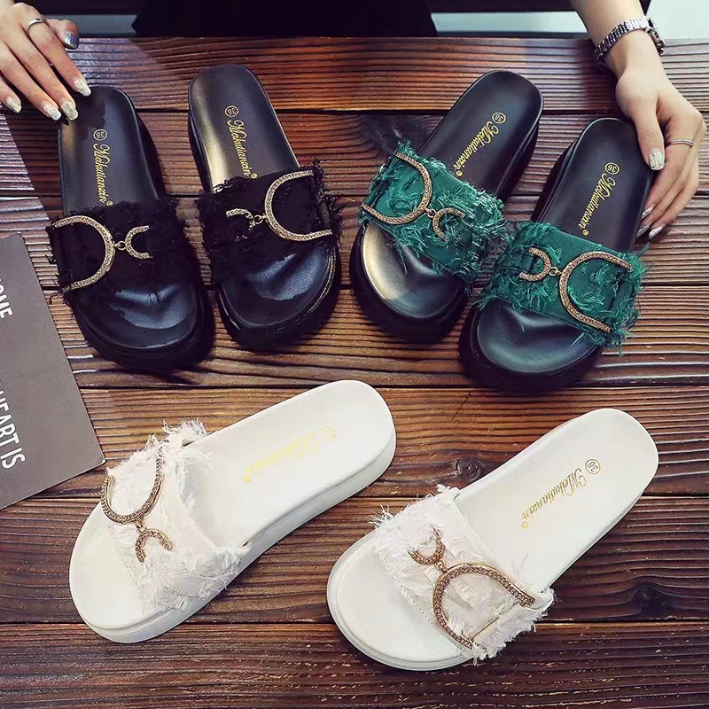 2026 summer new designer slippers for outdoor indoor fashion and versatile thick soled and height increasing beach shoes for women plus size 31-44