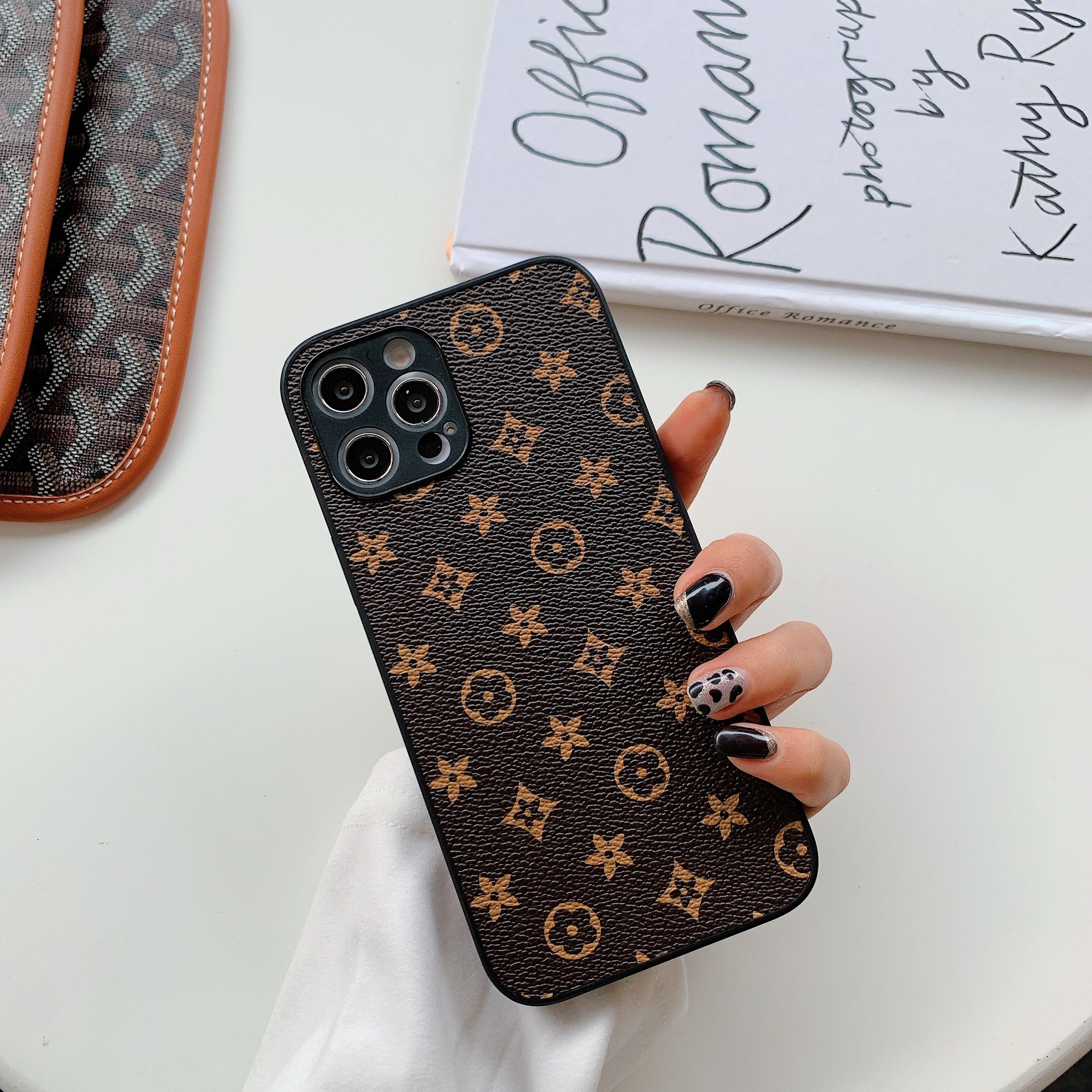 Trendy Retro Classic Full Coverage Designer Phone Case Anti Slip Shockproof Protective Cover Suitable For IPhone 11 12 13 14 15 16 17 Pro Max