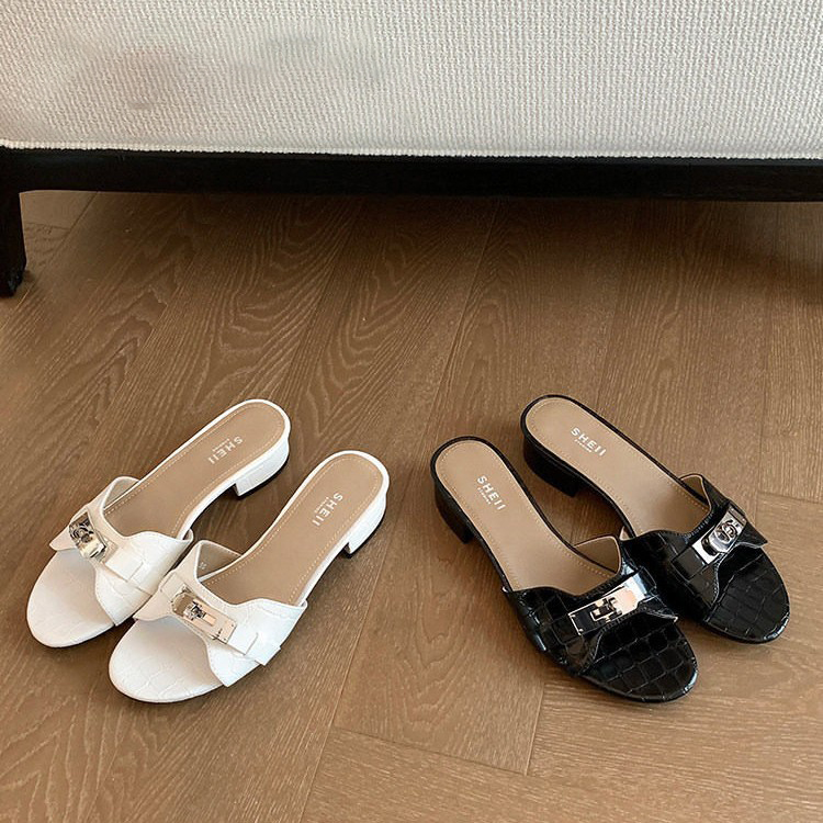 2026 Summer New Thick Designer Heel Slippers 4cm Versatile Crocodile Pattern Lock Sandals for Women