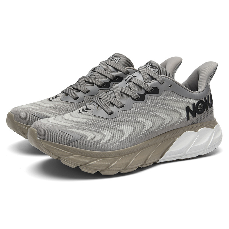 Free shipping luxury Casual Shoes Fashionable men's running shoes sports and casual thick soled soft soled running shoes