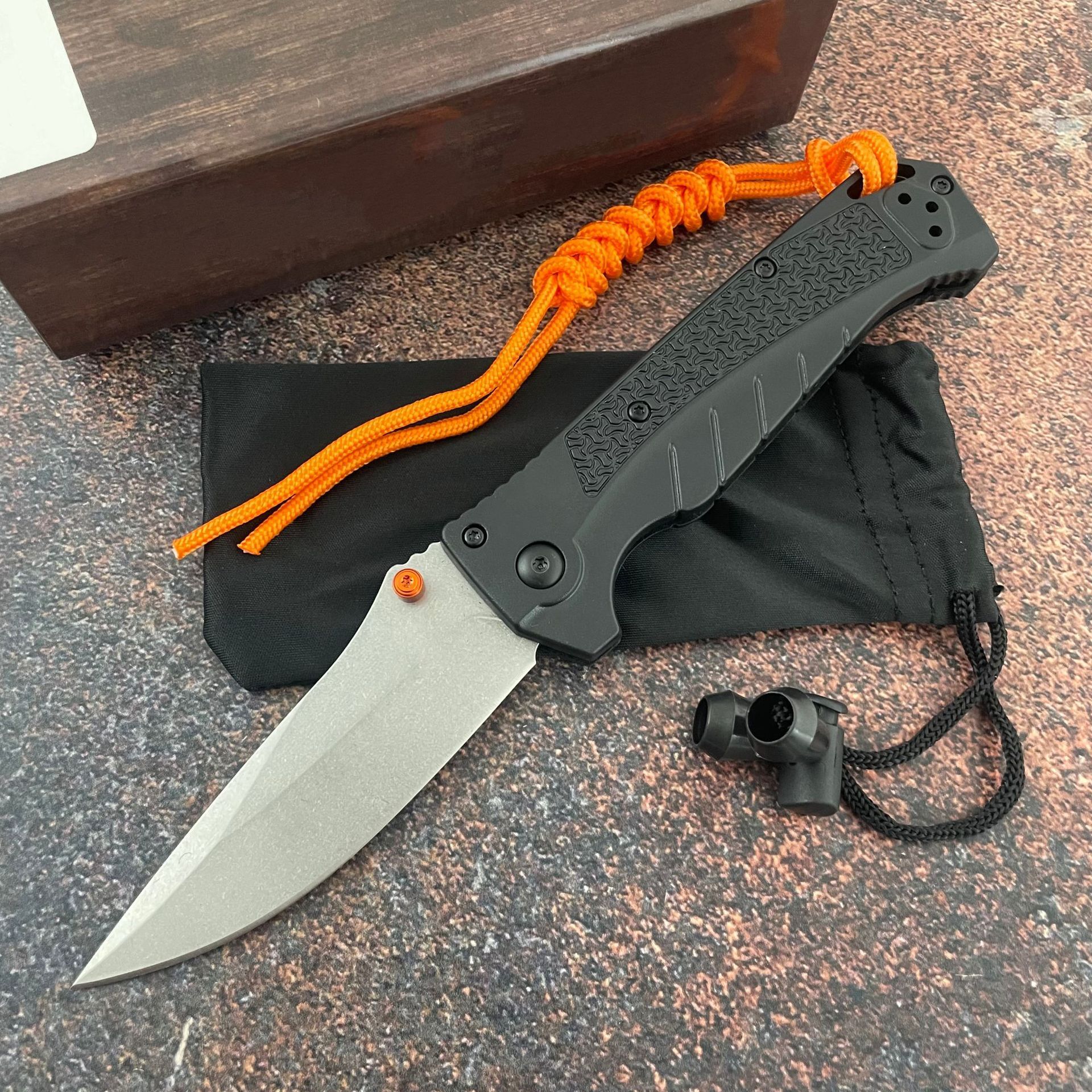 New BM18060 outdoor multifunctional camping survival pocket folding knife high hardness small knife