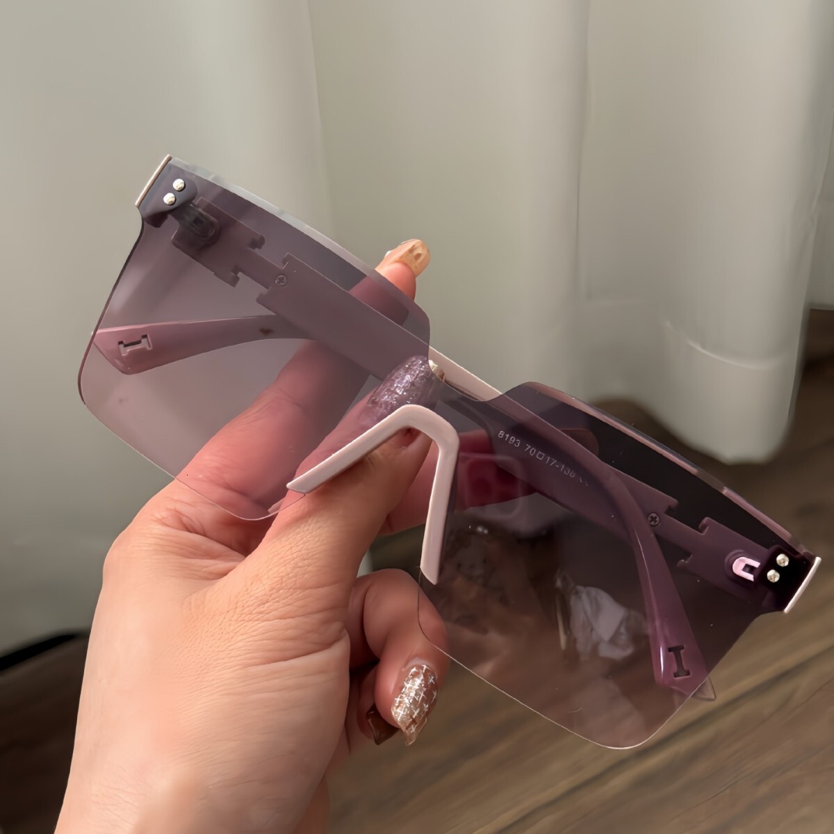 UV400 UV Resistant One-piece Designer Sunglasses Luxury Fashion Frameless Square PC Slim Sparkling Letter Legs Trendy Outdoor Glasses Women's Par