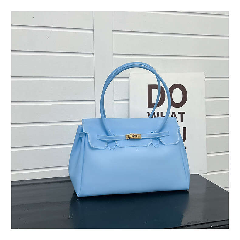 Korean Niche Lock Jelly For Women, Summer Daily Commuter Tote Bag, Fashionable Large-Capacity Underarm Bag