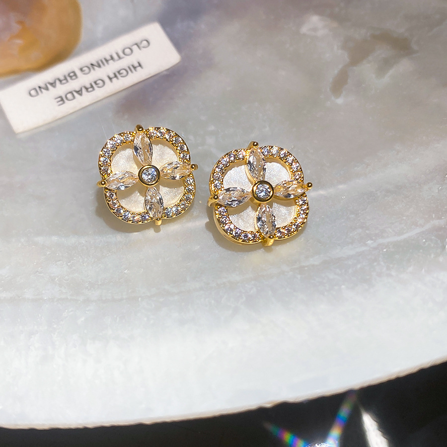French-style vintage silver needle zircon square flower stud for women, 2026 new exquisite earrings with a light luxury and high-end feel - view 7