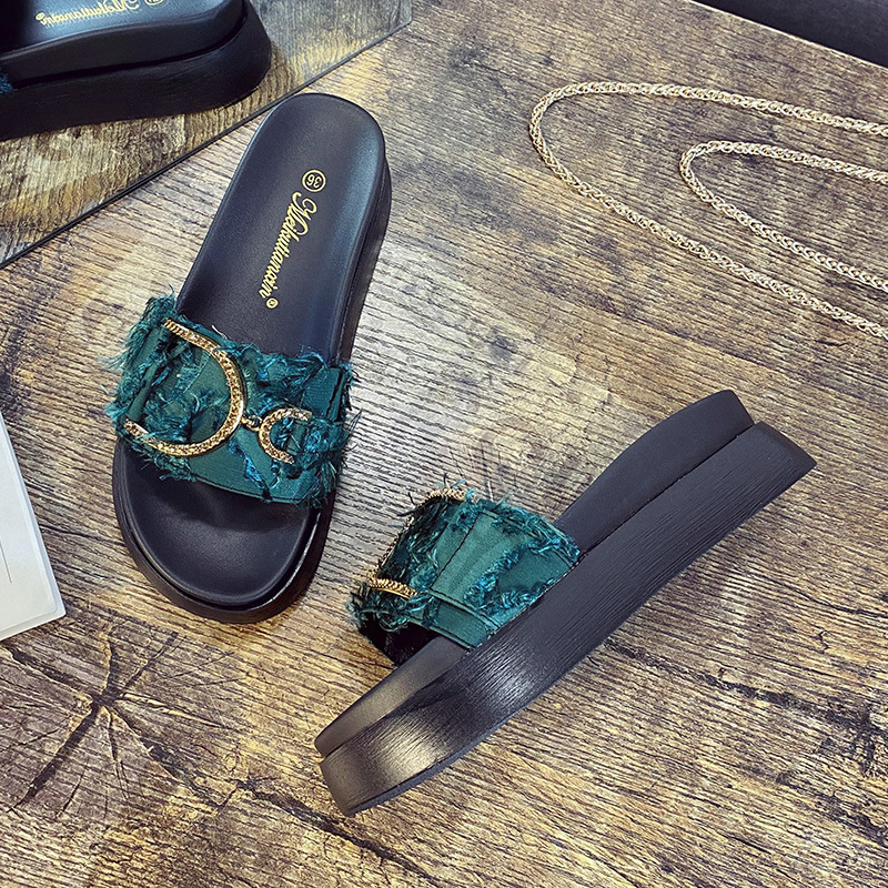 2026 summer new designer slippers for outdoor indoor fashion and versatile thick soled and height increasing beach shoes for women plus size 31-44