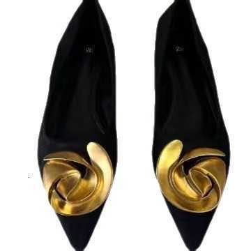 with box Sandals Designer Luxury New Spring Summer Flat Pointed Toe Fashion Sandals for Women with Metal Flower Buckle Shallow Mouth Outdoor Shoe X260