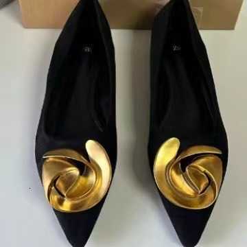 with box Sandals Designer Luxury New Spring Summer Flat Pointed Toe Fashion Sandals for Women with Metal Flower Buckle Shallow Mouth Outdoor Shoe X260