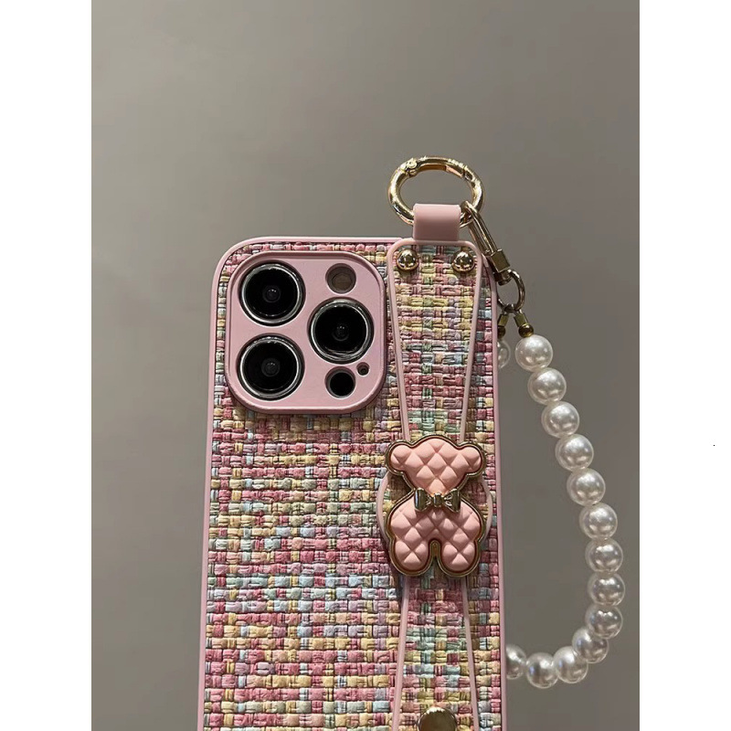 Winter Style Woven Leather Pattern Bear Designer Phone Case Wrist Strap Chain Full Coverage Shockproof Protective Shell Fit For IPhone 17 16 15 14