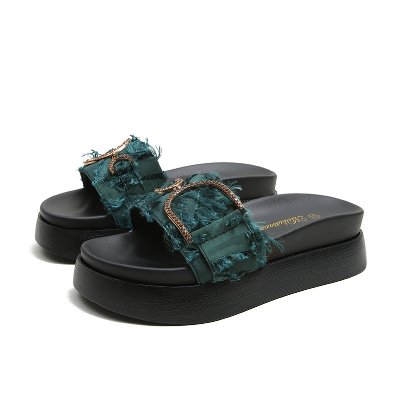 2026 summer new designer slippers for outdoor indoor fashion and versatile thick soled and height increasing beach shoes for women plus size 31-44