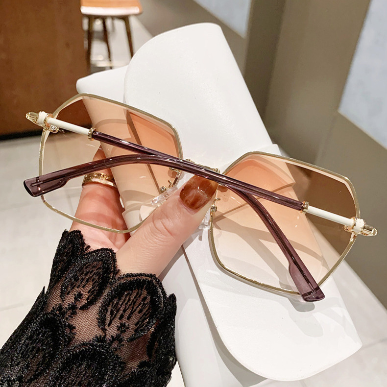 New Metal Framed Women's Designer Sunglasses Luxurious Summer UV380 UV Protection Outdoor Travel Leisure Sports Cycling Glasses Trendy Accessorie