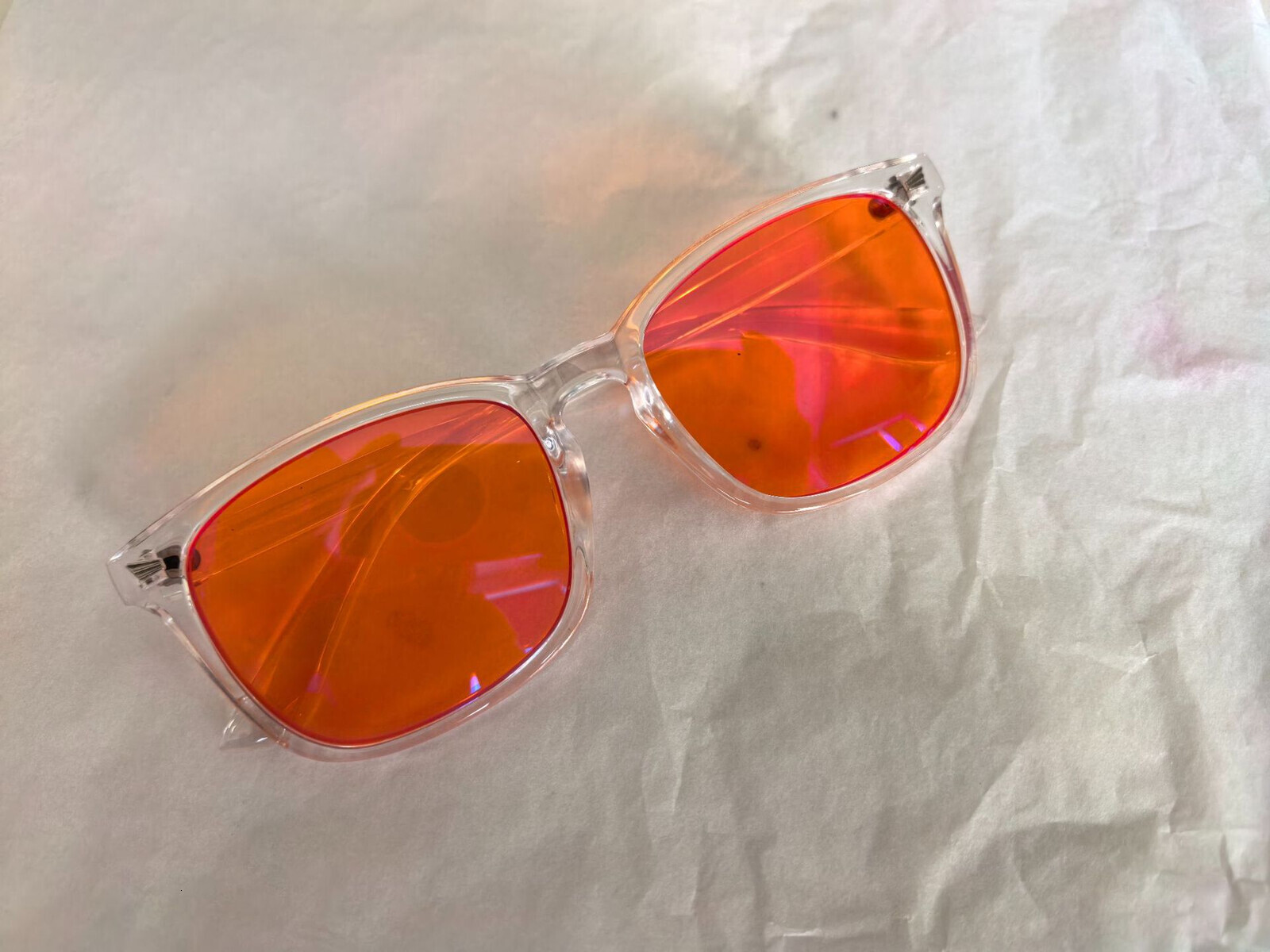 Red Frame Sleep Glasses, Anti-Blue Light & UV Protection Glasses with Rivet Detail, Fashion Anti-Radiation Computer Glasses, Comfortable Lightweight E