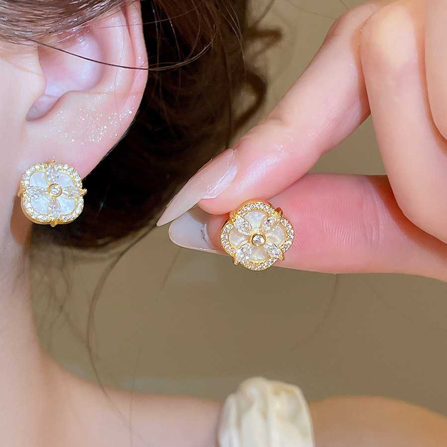 French-style vintage silver needle zircon square flower stud for women, 2026 new exquisite earrings with a light luxury and high-end feel - view 6